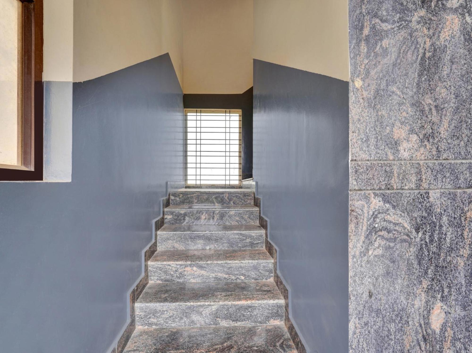 Oyo Hotel Svn Hotel And Lodging Bangalore Luaran gambar